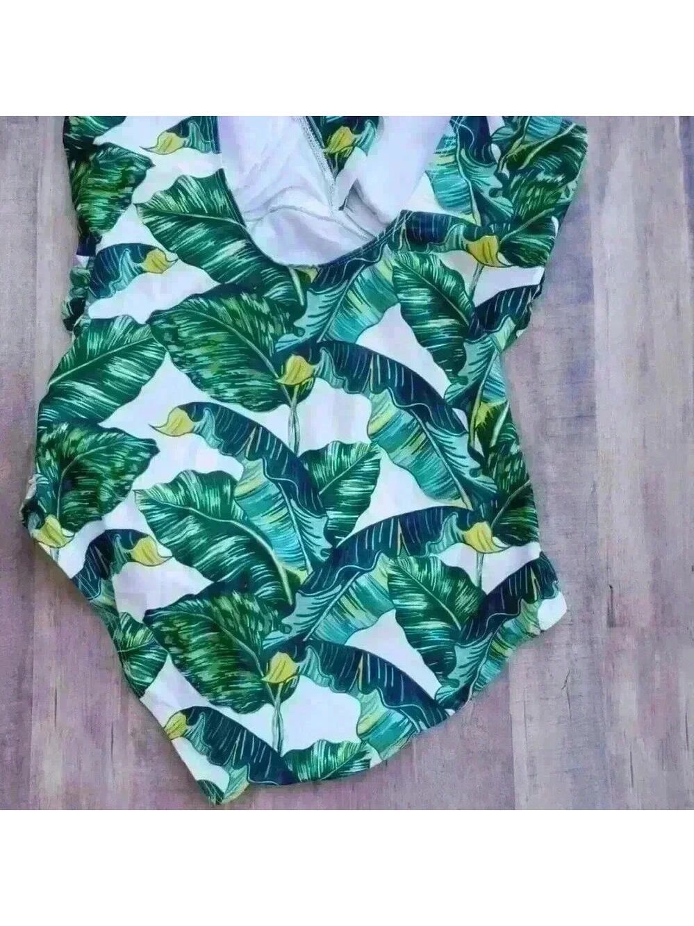 NWOT Ruffles One Piece Swimsuit - Picture 4 of 7